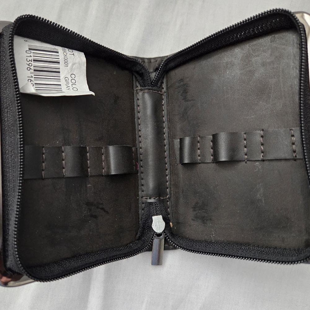 CALVIN KLEIN MANICURE CASE - Picture 4 of 8